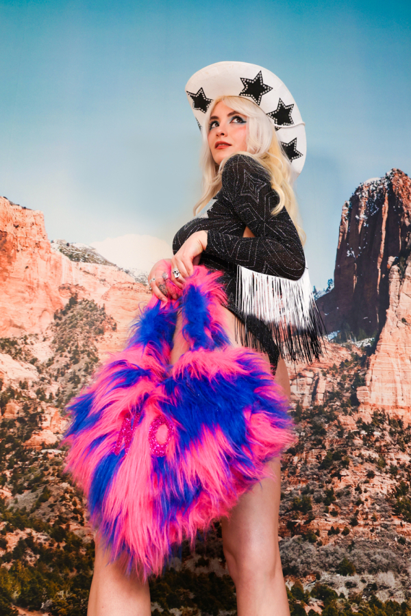 NO Furry Heart Bag - Image 4